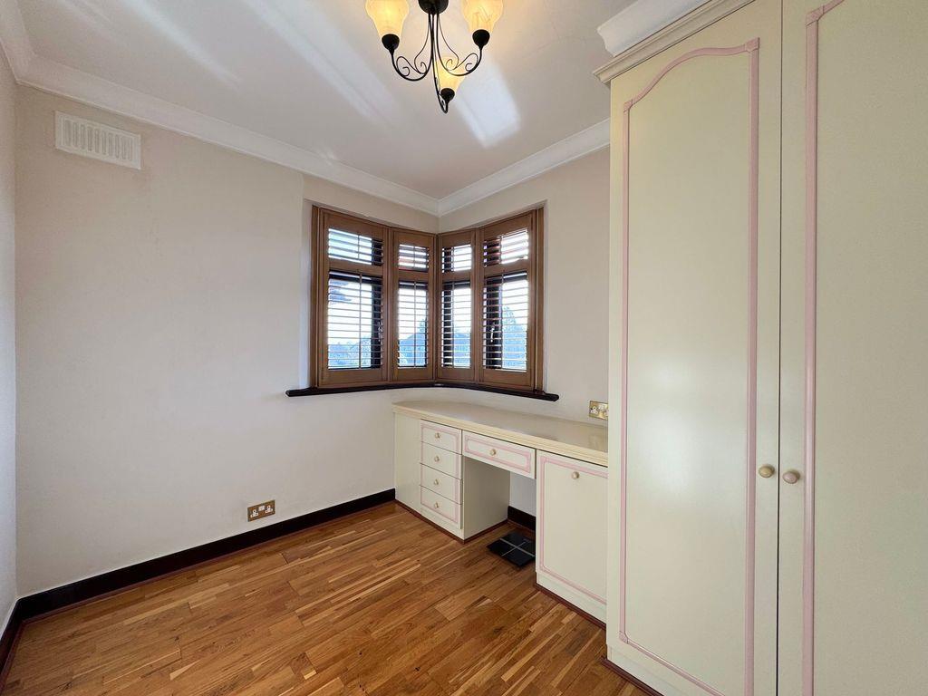 Edgwarebury Lane, HA8, Edgware